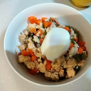 茄子とひき肉のオイスター炒め丼